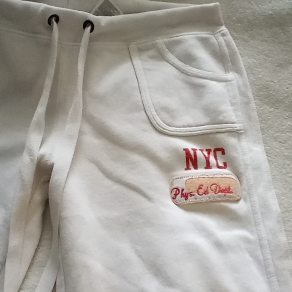 No Boundaries NYC WOMENS SWEAT SHORTS! MEDIUM COMFY - Picture 2 of 10